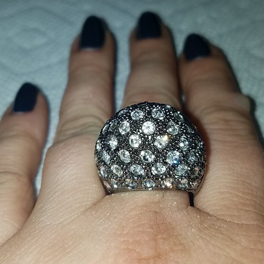 Ring with clear stones